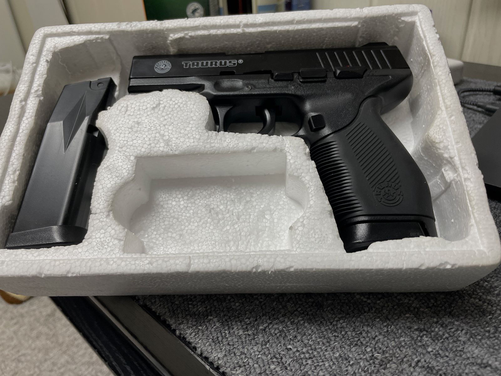 TAURUS PT 24/7 Ultra kGrade Version 6mm BB SOFAIR Pistolet