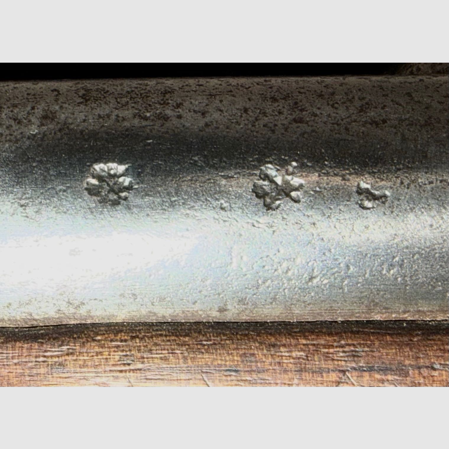 Wer kann helfen? Ich möchte gerne wissen, was für Pistolen das sind. 