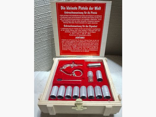 Nice collector box wooden case smallest pistol in the world 2mm set small signal pistol big bang Berloque like new