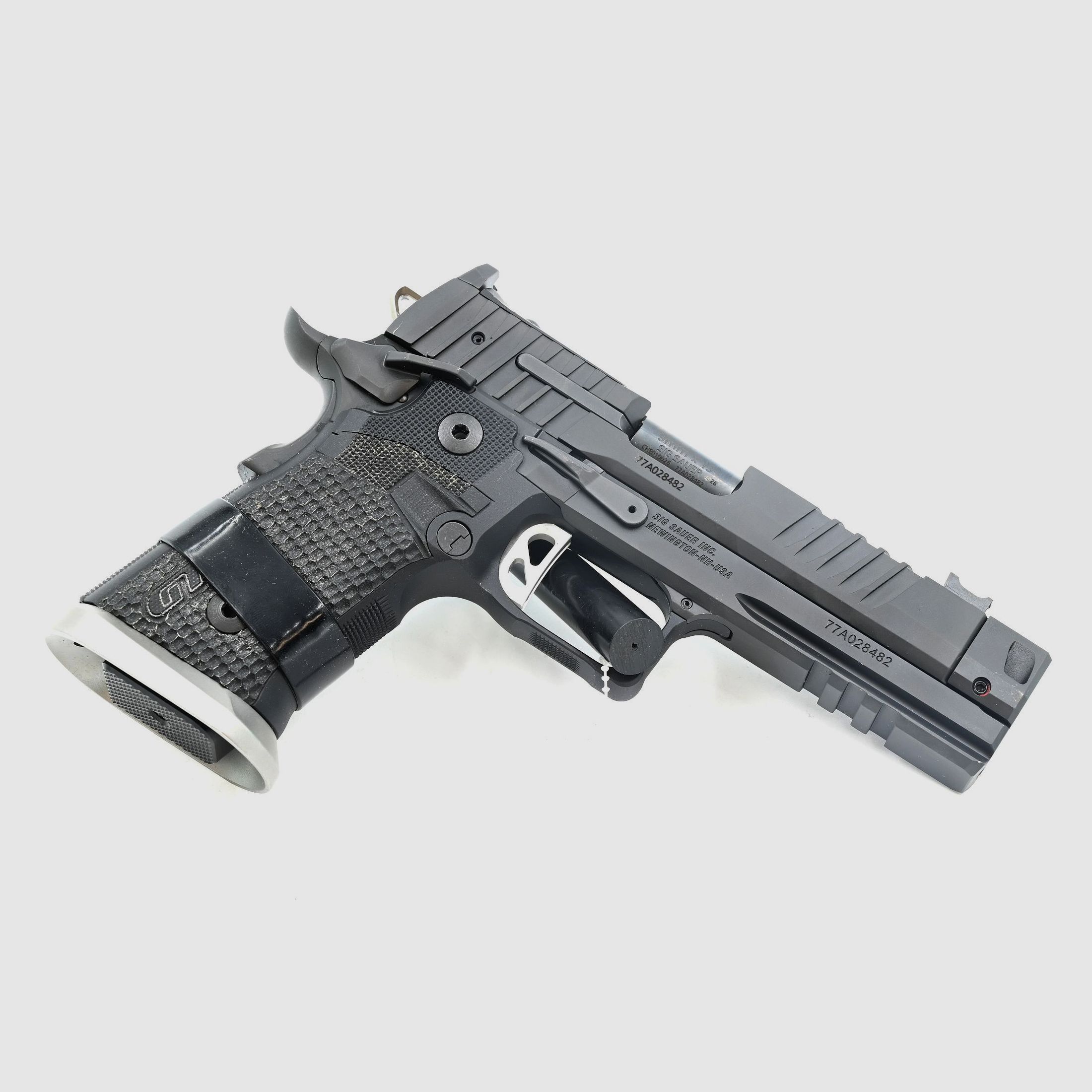 Pistolet SigSauer P211 GTO, SAO Action Unique, OR, 9×19, 17 coups, 3 chargeurs, image 2 sur 2