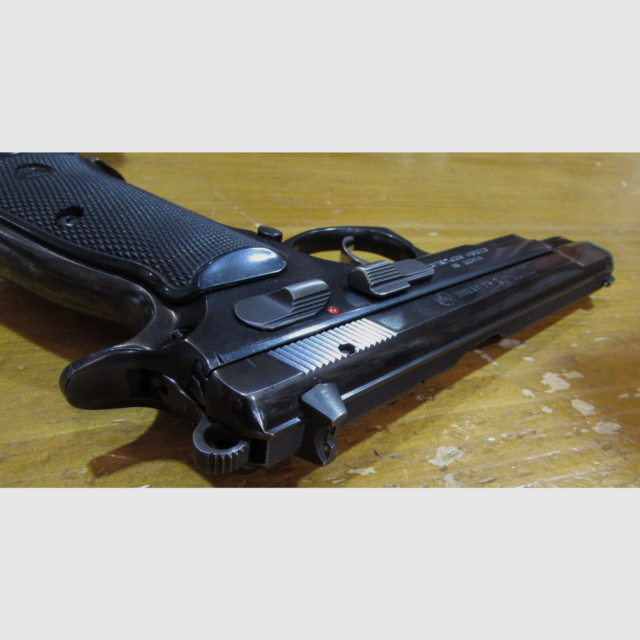 Pistole Selbstladepistole CZ 75B, Kal. 9x19 in super Zustand, Bild 3 von 3