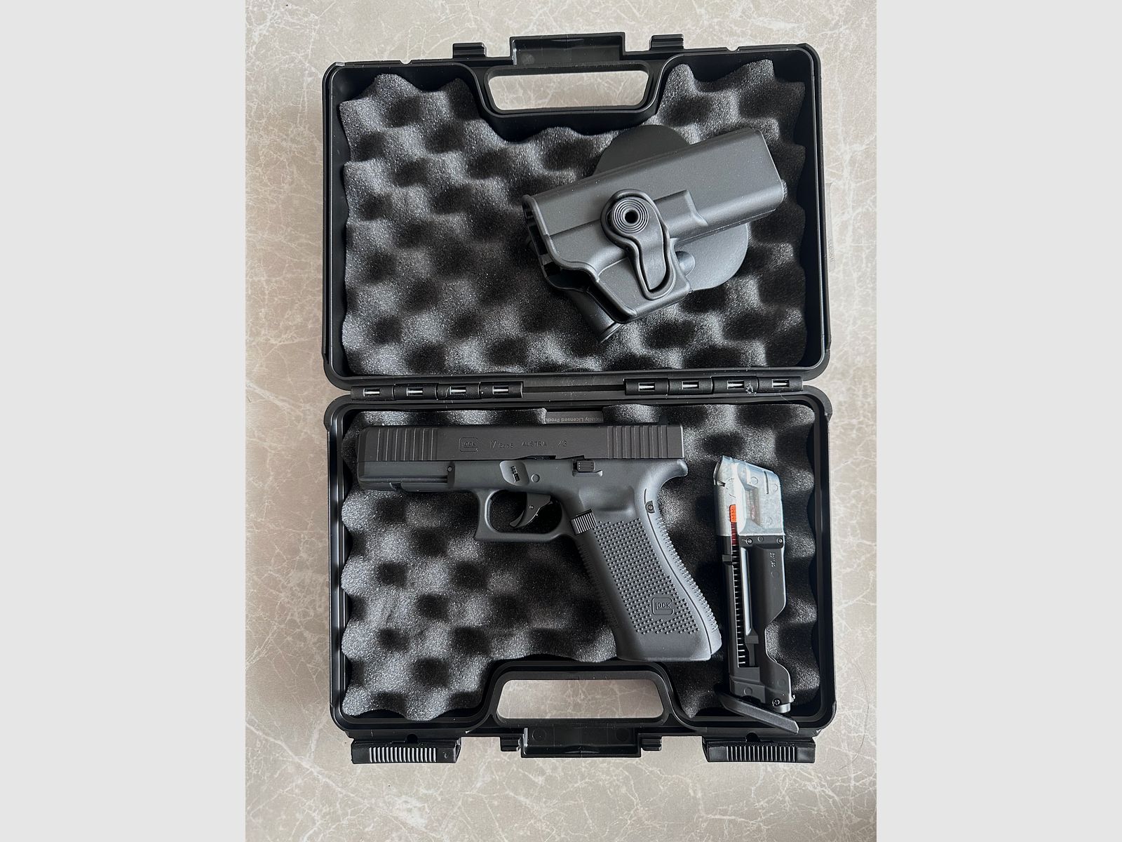 Glock 17 Gen.5 T4E CO2 RAM Pistole Kal. .43 + Holster