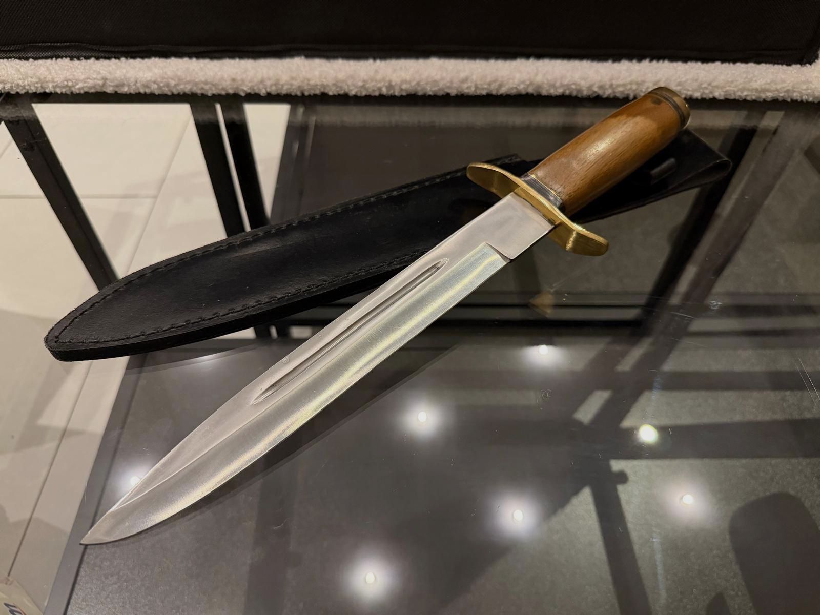 Hochwertiges Jagd- / Bowie-Messer mit Lederscheide