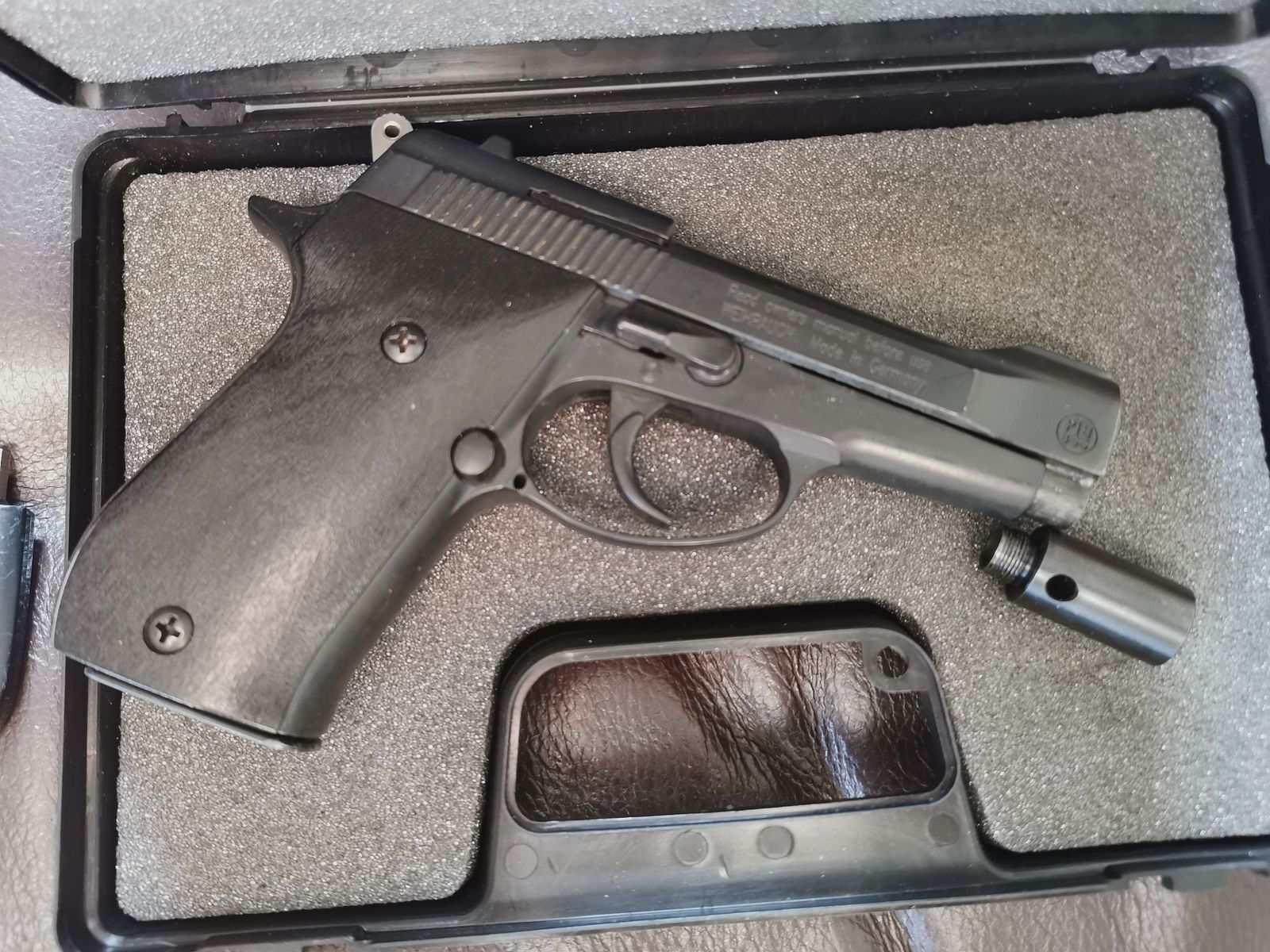 Weihrauch HW 94 completamente nero, usato con segni di usura, libero per Capodanno a partire da 18 anni.