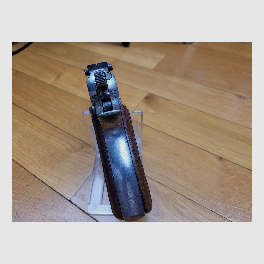 Schöner Browning GP 35 oder P640(b) – 9 para – erste Fertigungen aus der Besatzungszeit von 1941 – Kapitänsvisier – Holster und zwei originale Magazine! – Ausgezeichneter Lauf, schöne Markierungen und einwandfreie Mechanik – sehr guter Zustand, Bild 9 von 20