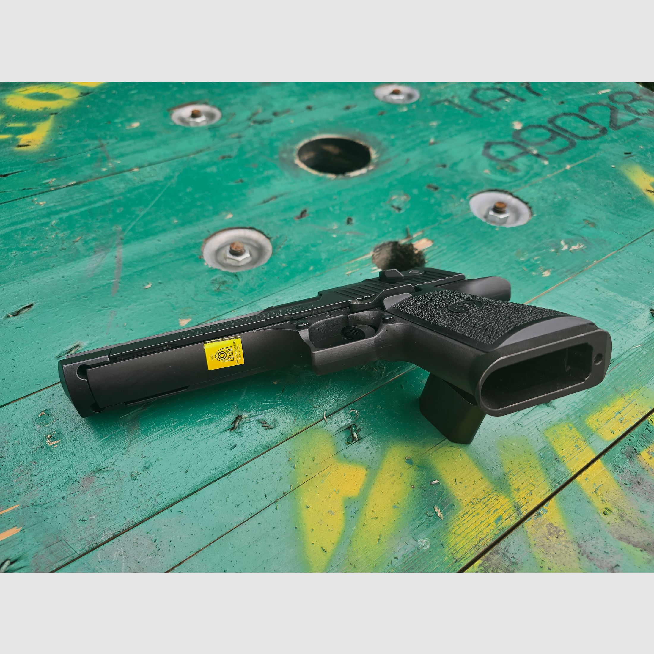 Desert Eagle Mark XIX .50 AE – Magnum Research / IMI – Bruniert