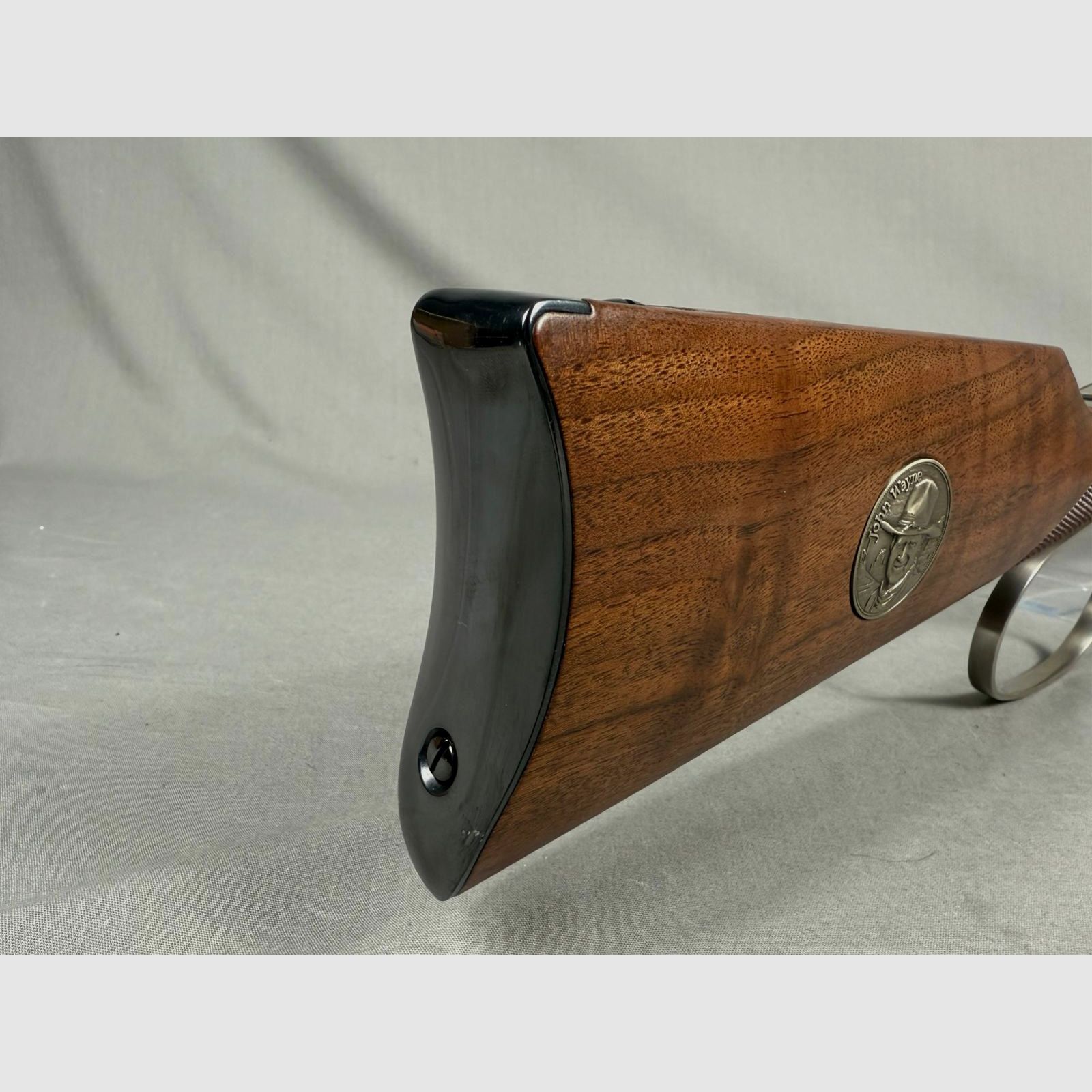 Winchester Mod. 1894  "John Wayne Commemorative"   (.32-40 WCF)