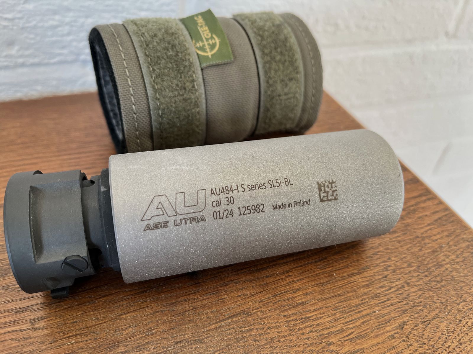 DESERT TECH SRS A2 (Covert) .308 Win + Wechselsystem 6,5 mm Creedmoor + EoTech Vudu