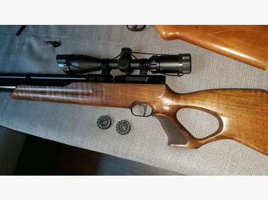 Karabinek pneumatyczny Weihrauch HW 100 T FSB, w idealnym stanie, nieużywany, z dużą ilością akcesoriów, w szczególności nowym nabojem.