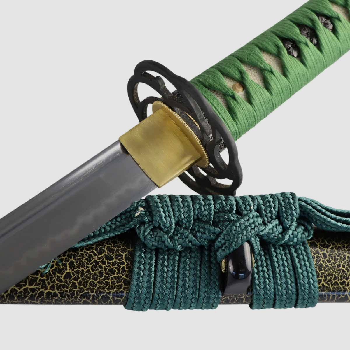 Katana Shizen 1095 steel sharp with clay tempering green ito saya with thorn pattern