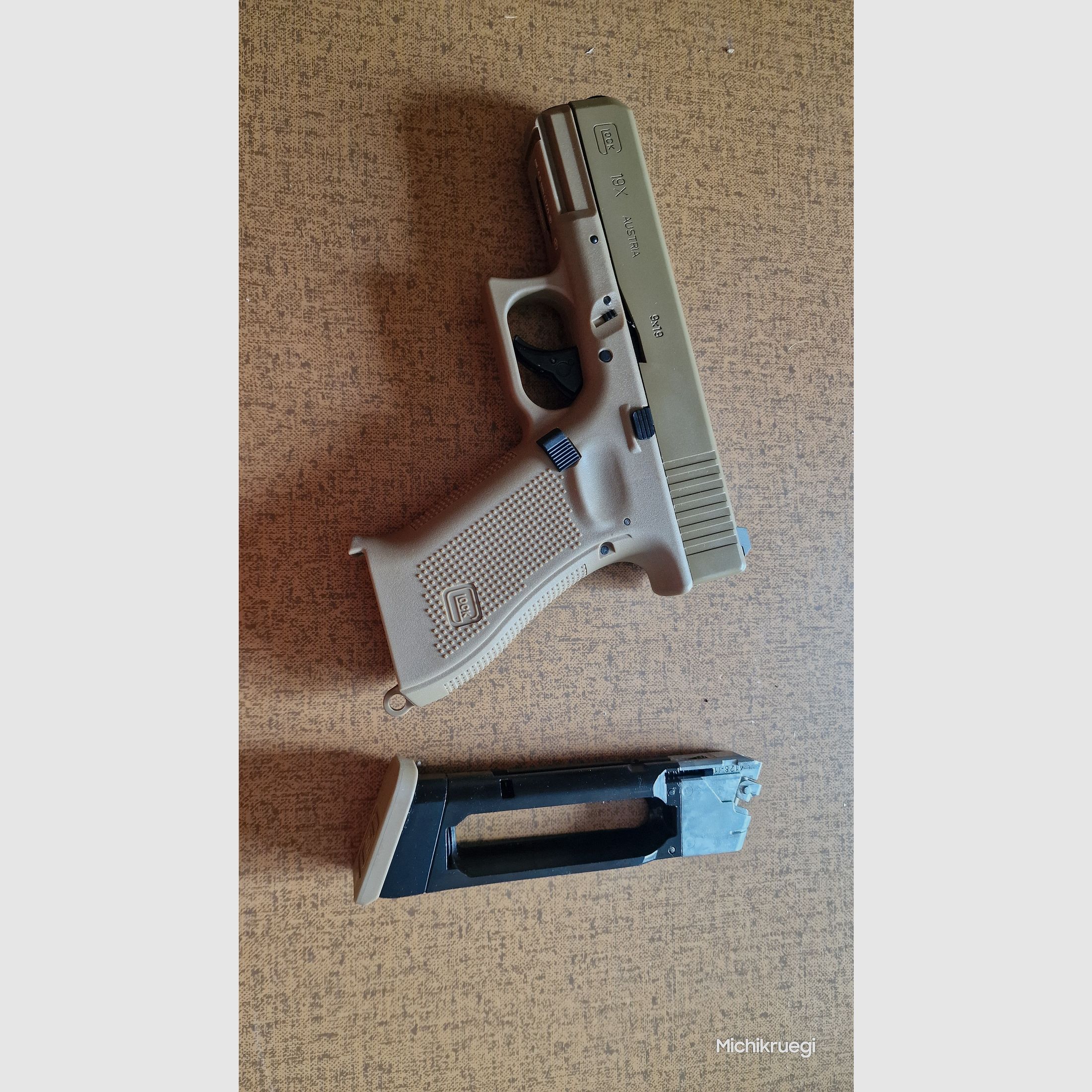 GLOCK 19X , Co2 , Blowback