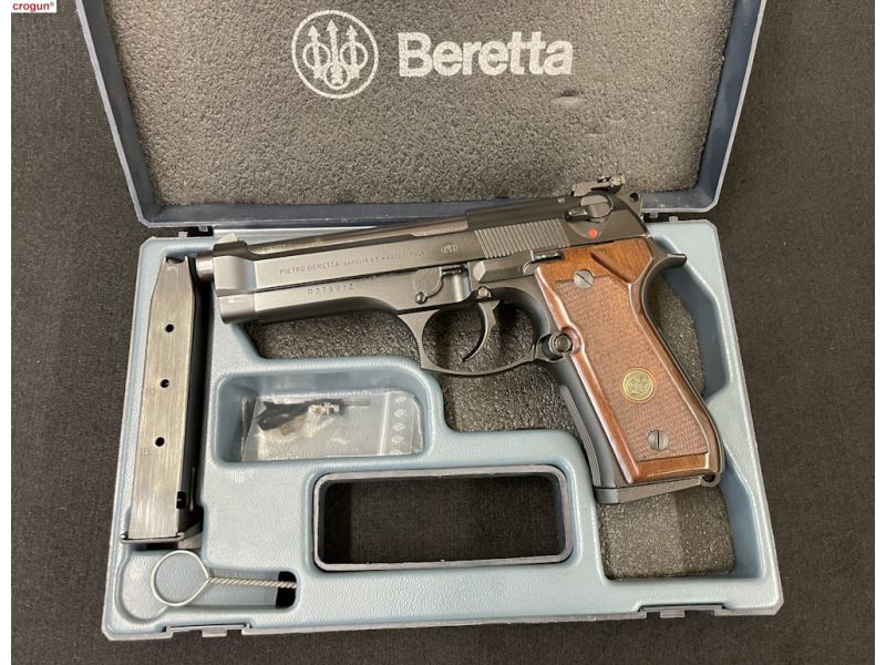 Halbautomatische Pistole Beretta 92 FS