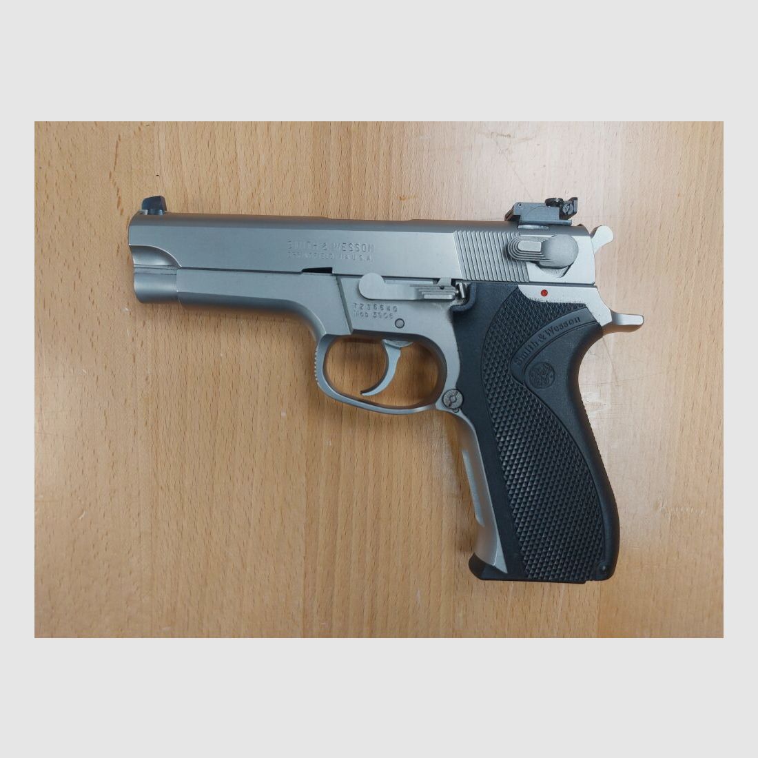 Smith & Wesson, USA M 5906