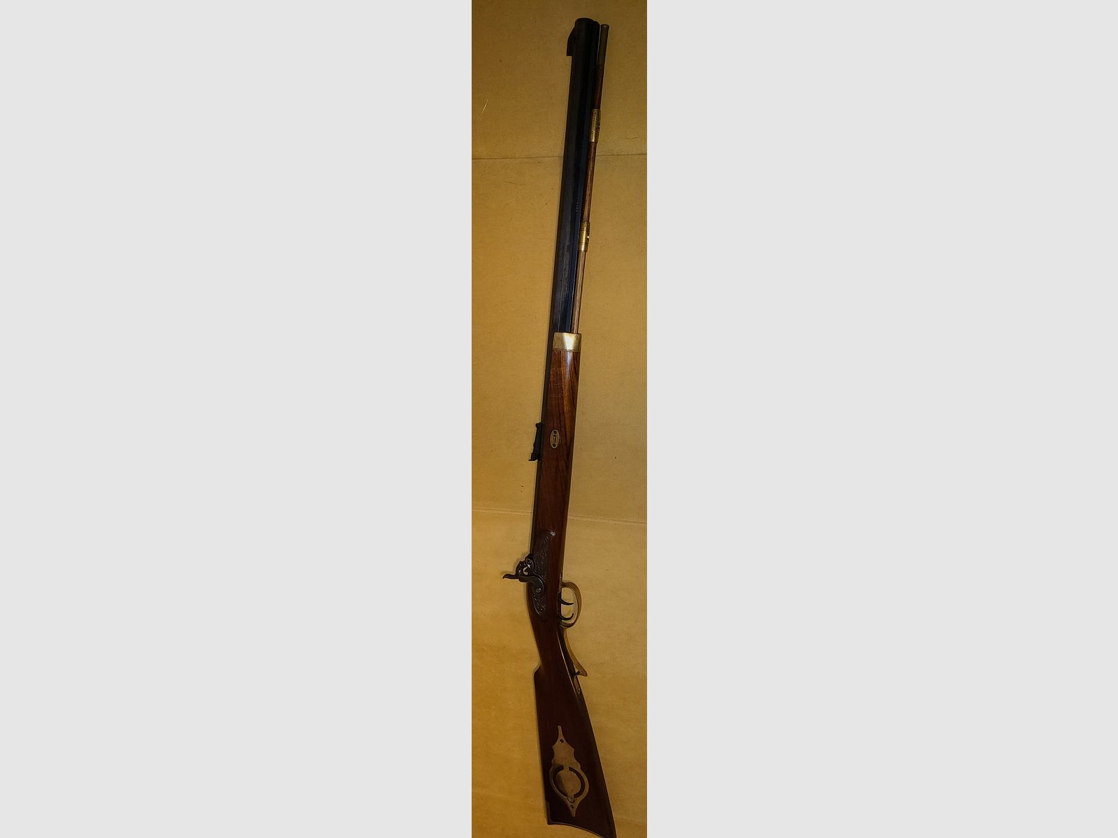VORDERLADER BÜCHSE 383758 / kal. 45 / NUSSBRAUN / WFW / BLACK POWDER SCHWARZPULVER / HOUT SCHAFT / TOP TOESTAND  ------>! BESCHRIJVING LEZEN ! <------  