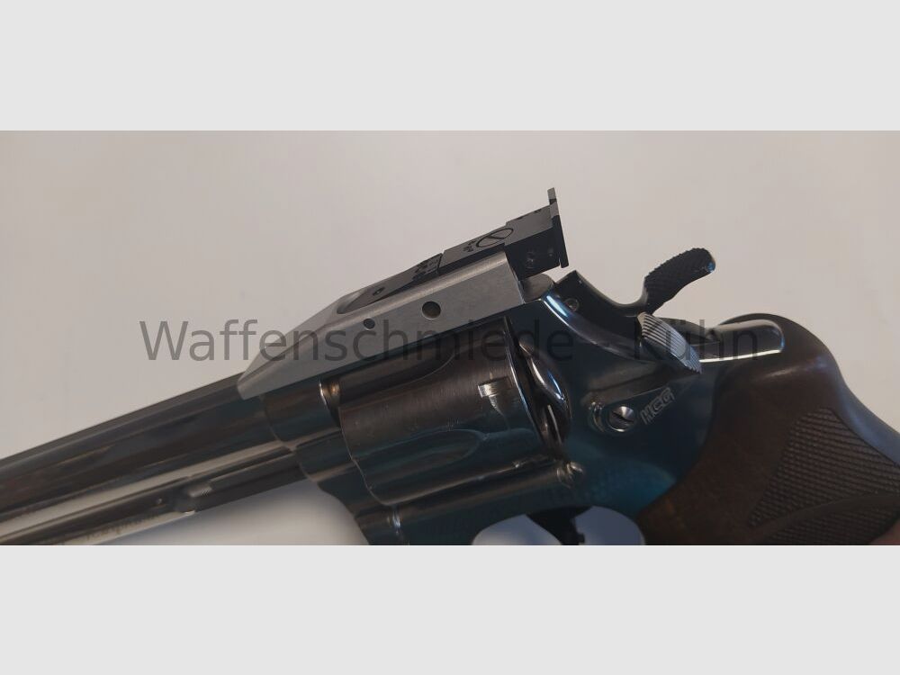 Smith & Wesson Target Champion 686