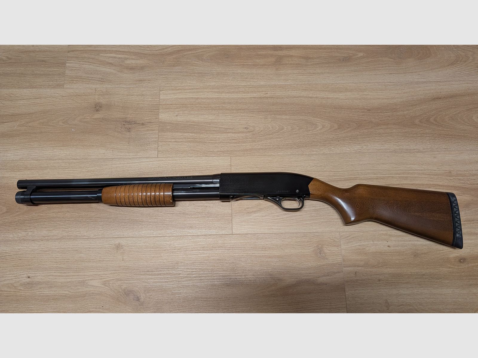 Winchester 1300 Defender, Vorderschaftrepetierflinte, 12/76