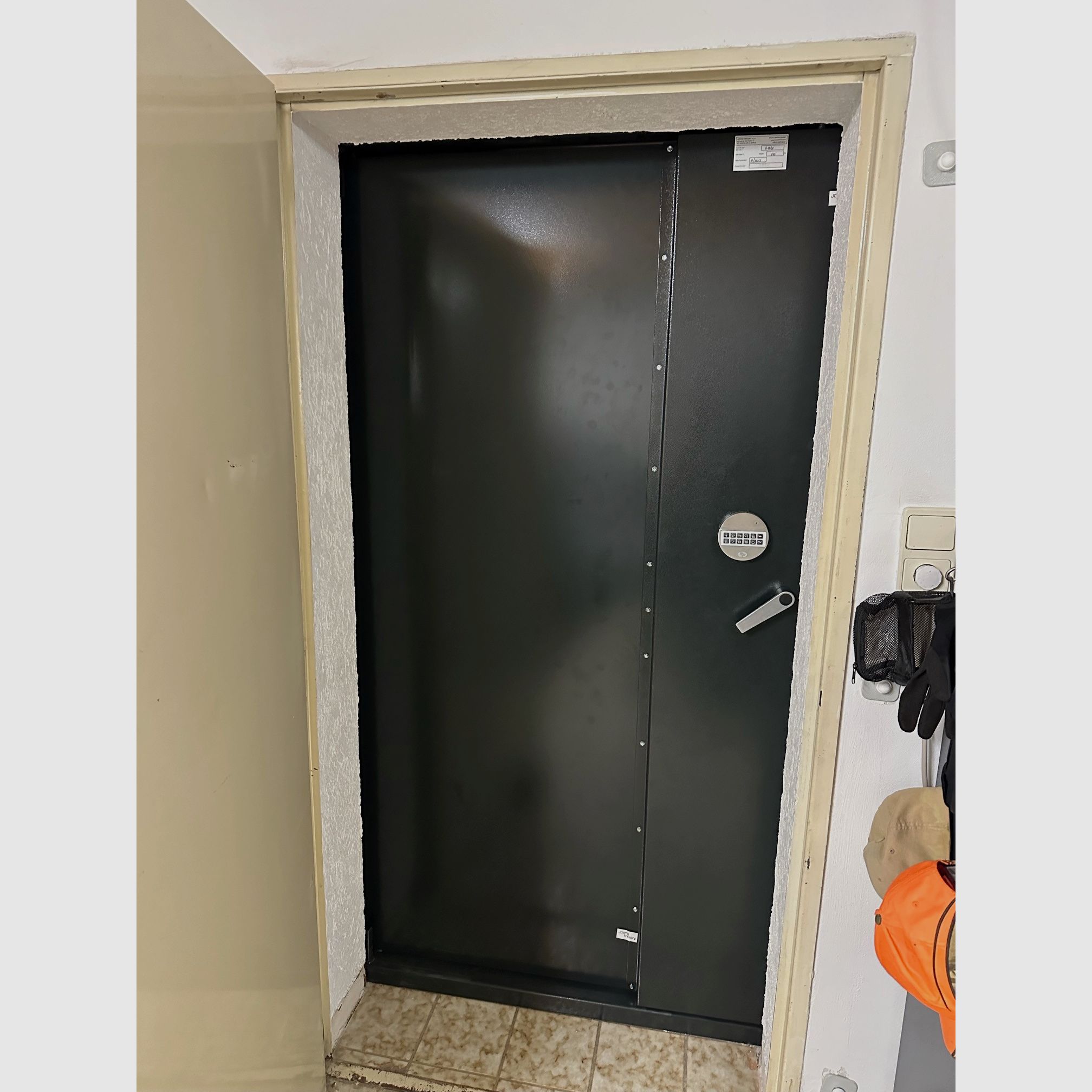 WaffenRAUMTÜR EN 1143-1 Classe 1 DISPONIBLE IMMÉDIATEMENT À VENDRE À BAS PRIX