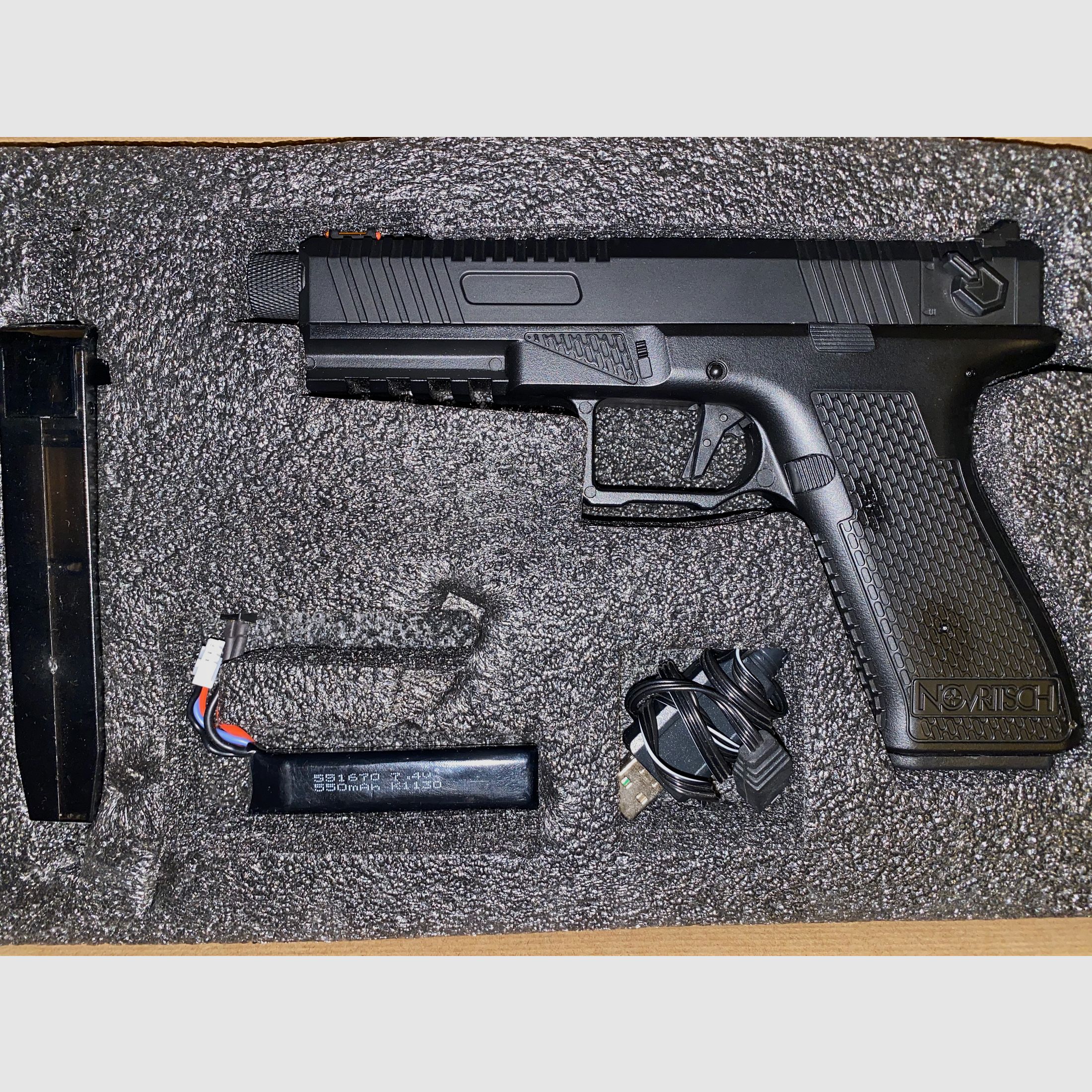 Novritsch AEP Airsoftpistole inkl. Akku, Ladegerät & 3000 BBs – top Zustand