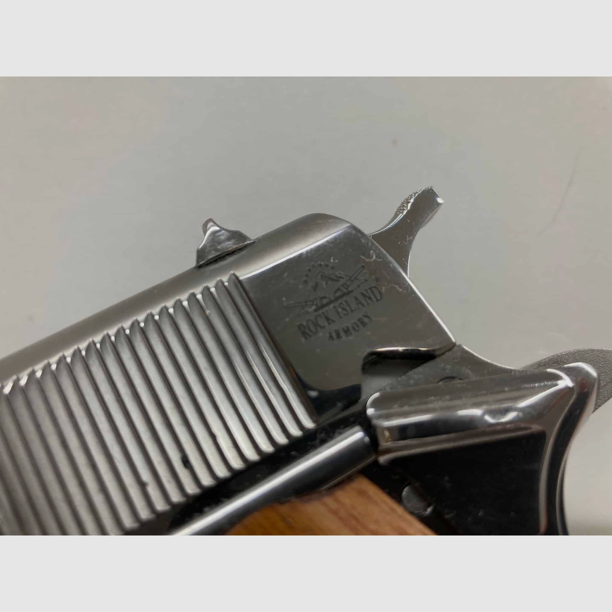 ARMSCOR 1911 A1 GI Standard „Officer´s Pride“ 5″ | .45 ACP