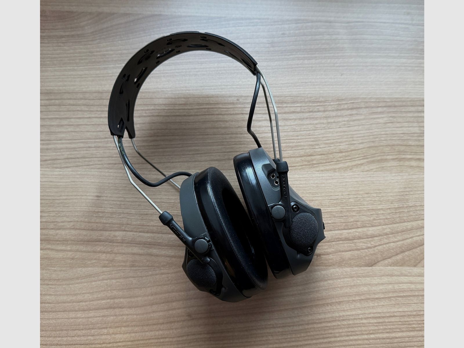 3M Peltor ComTac VIII aktiver Gehörschutz MT14H418A-02 GE