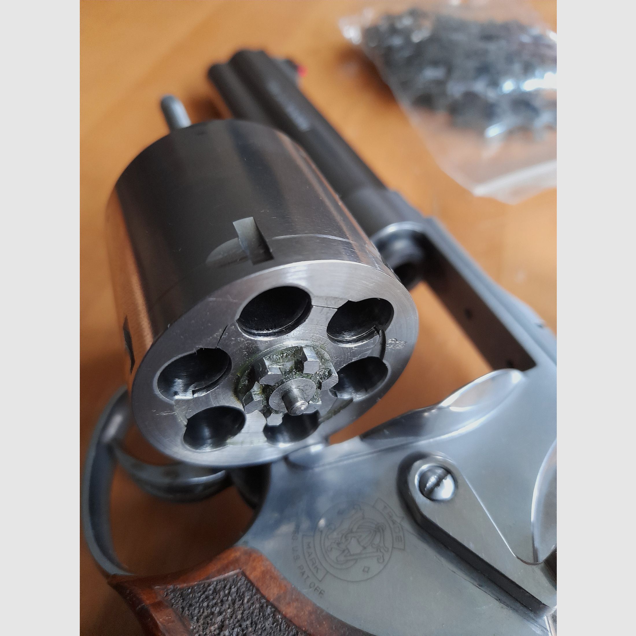 Sport revolver S&W 627 caliber: .357 Mag./.38 Special