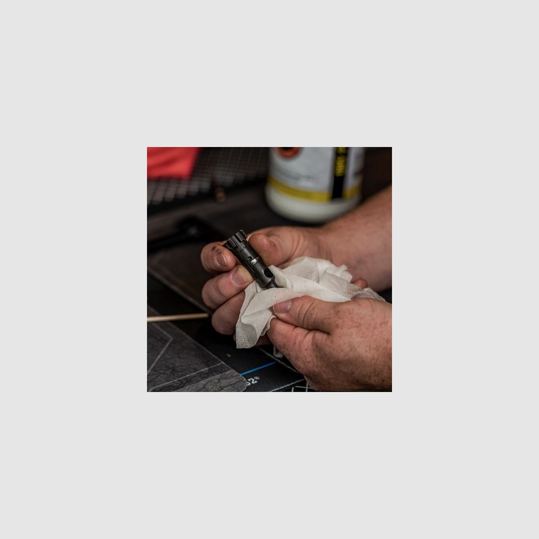 Lingettes de nettoyage Otis 085 CLP dans un distributeur pratique, 75 lingettes