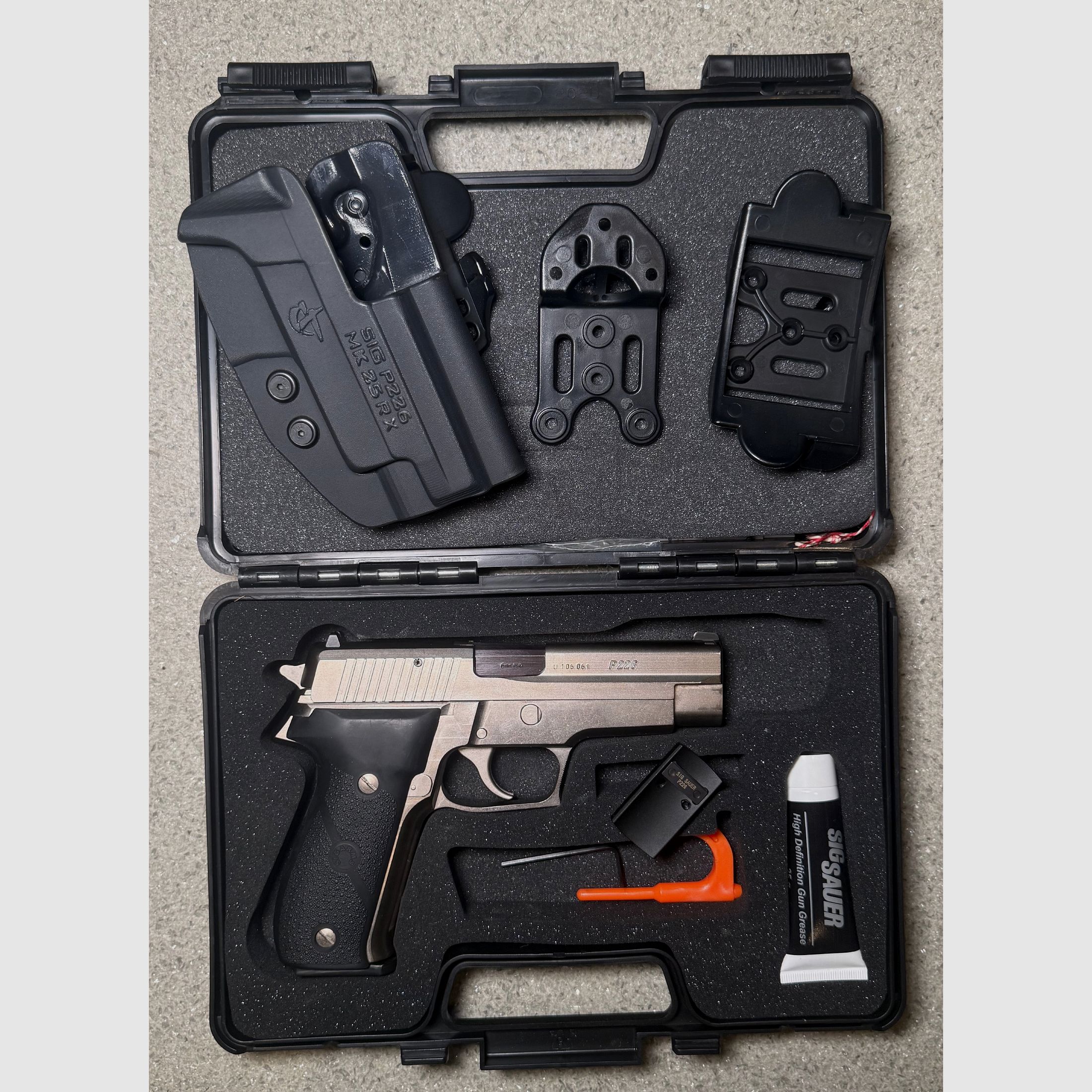 SIG Sauer P226 | 9 mm Luger | Eckernförde | Optics Ready | Zubehörpaket