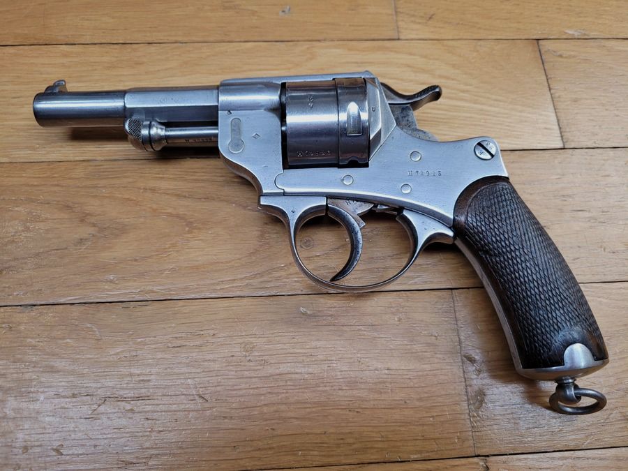 Schöner Dienstrevolver Modell 1873 – Kaliber 11mm73 – vollständig einheitliche Seriennummer – noch im Original-Strohgelb! – MAS 1882 – Gute Mechanik und sehr schöner Lauf – Sehr guter Zustand, Bild 19 von 31