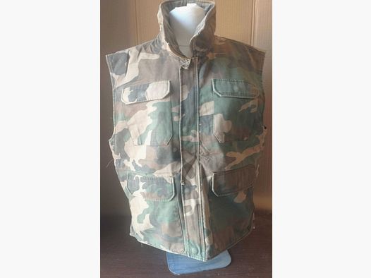 MILITARY CAMOUFLAGE JACKET Padded 4 Pockets Used Size 52