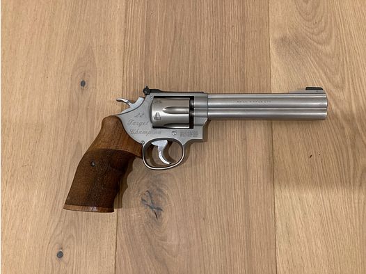 S&W .22 Target Champion 617-1
