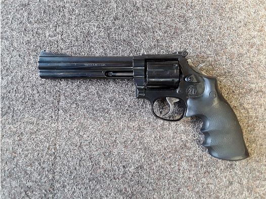 Smith and Wesson 586-4