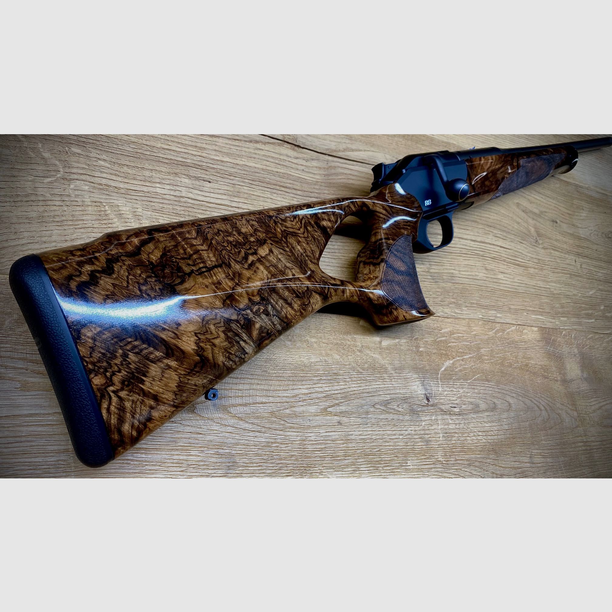 Blaser R8 Success / Holzklasse 10 / Kaliber u. Lauflänge nach Wahl / absolute TRAUMWAFFE