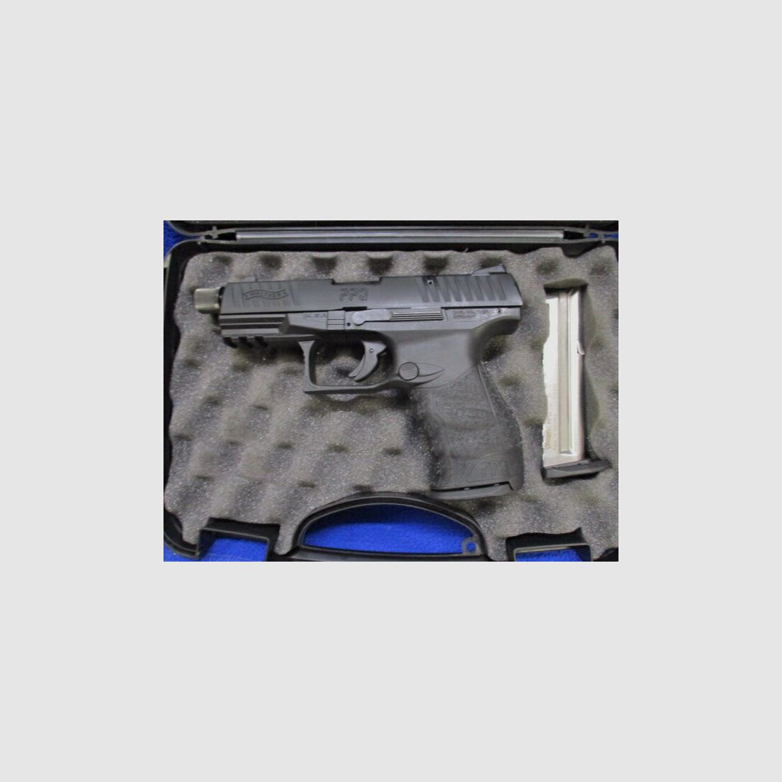 Pistola Walther PPQ .22 con filettatura della volata