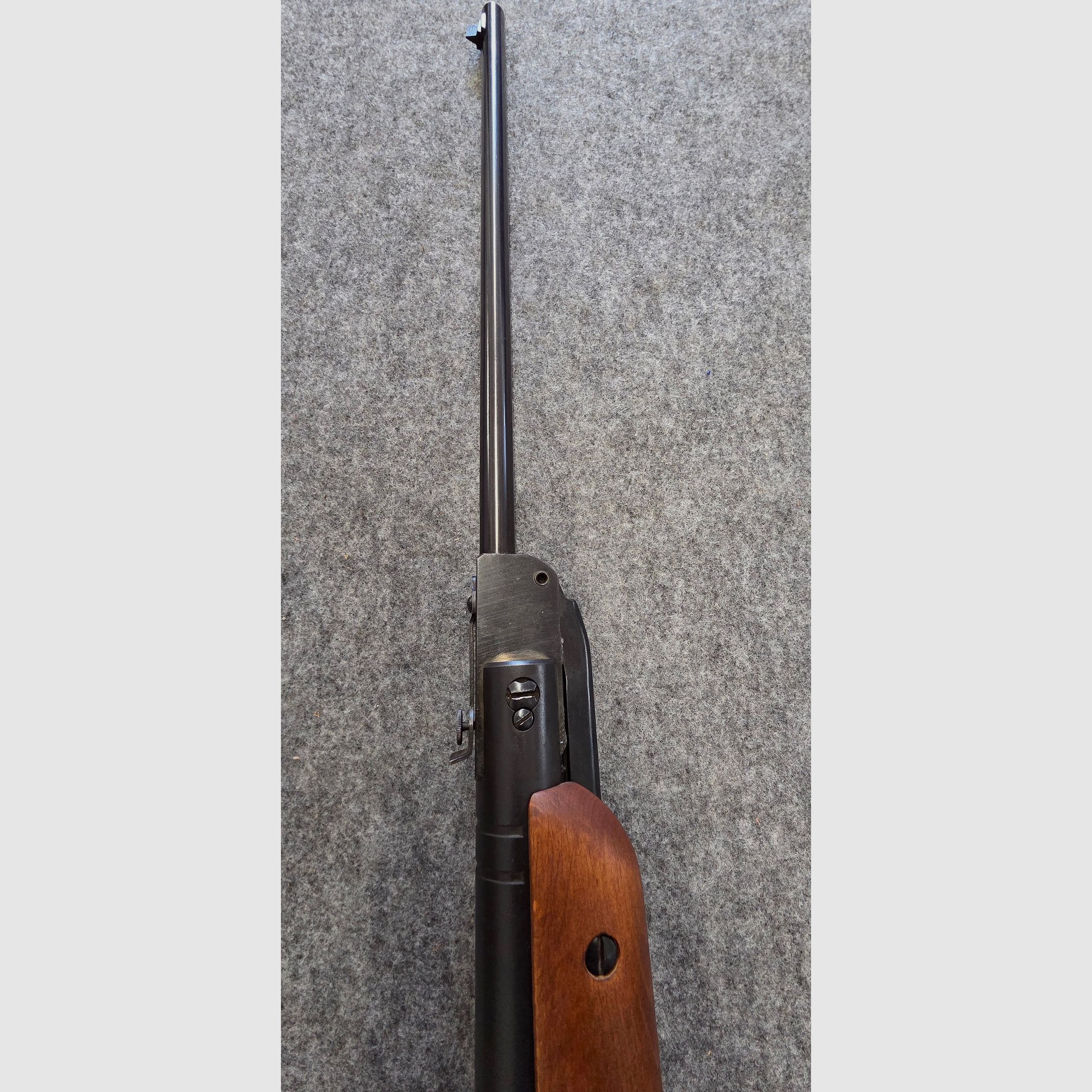 Rzadko z bezpiecznikiem i w dobrym stanie Haenel Mod. 300 kal. 4,5mm Diabolo Knicker