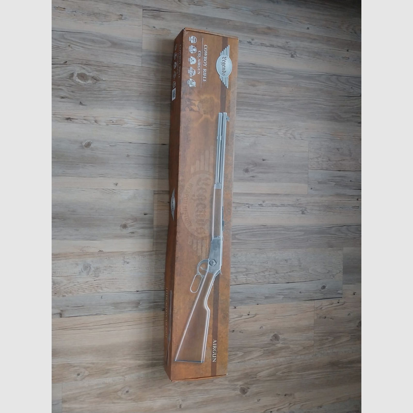 Rifle Cowboy Legends acabado dorado 4,5 mm BB Co2 + 20 cápsulas de Co2 + 1500 BBs 4,5mm