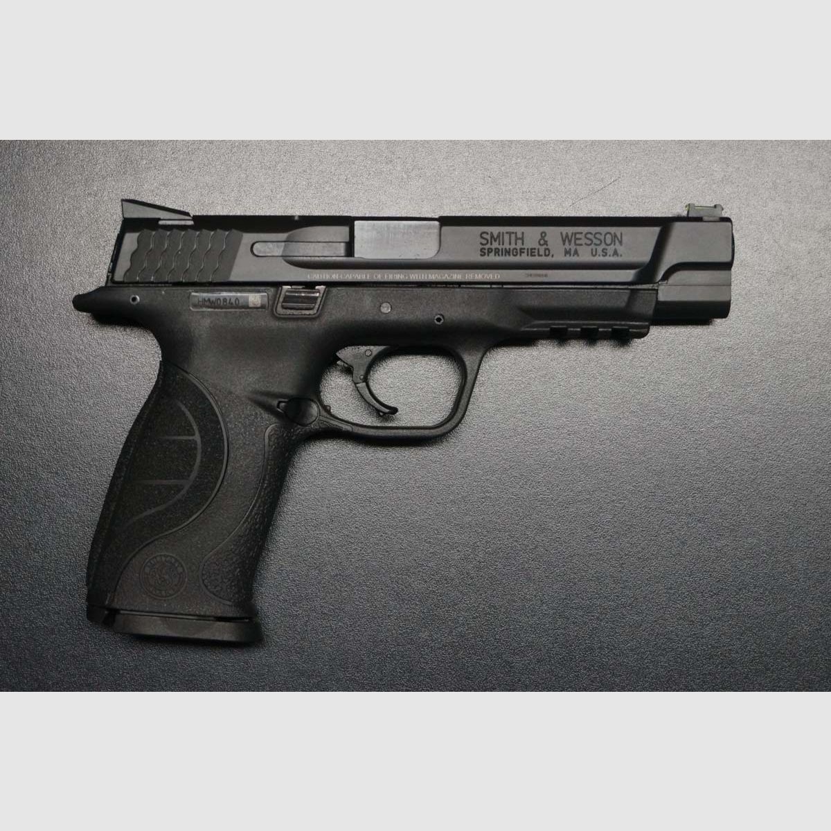 Smith & Wesson M&P40, Bild 1 von 6
