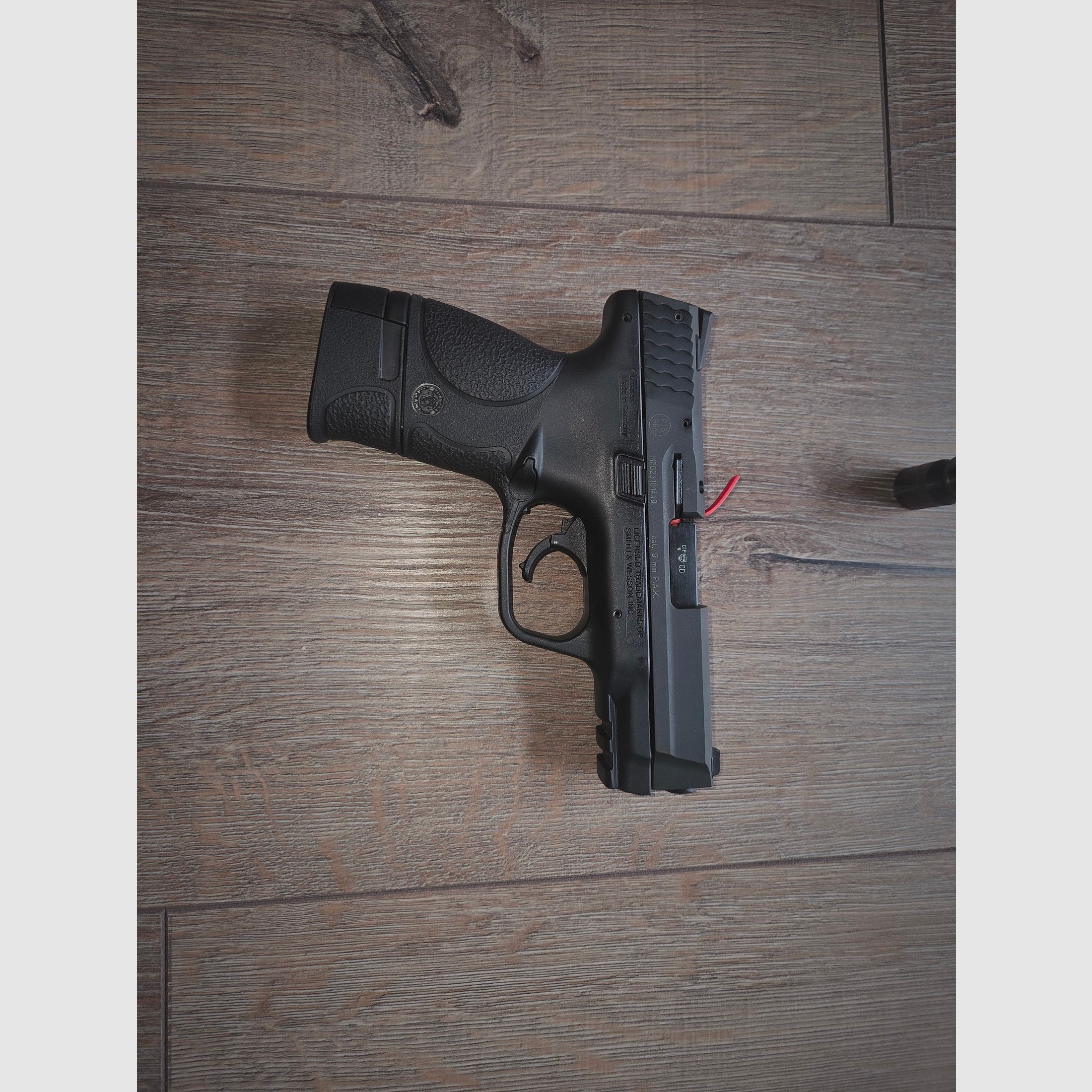 9 mm półautomatyczny