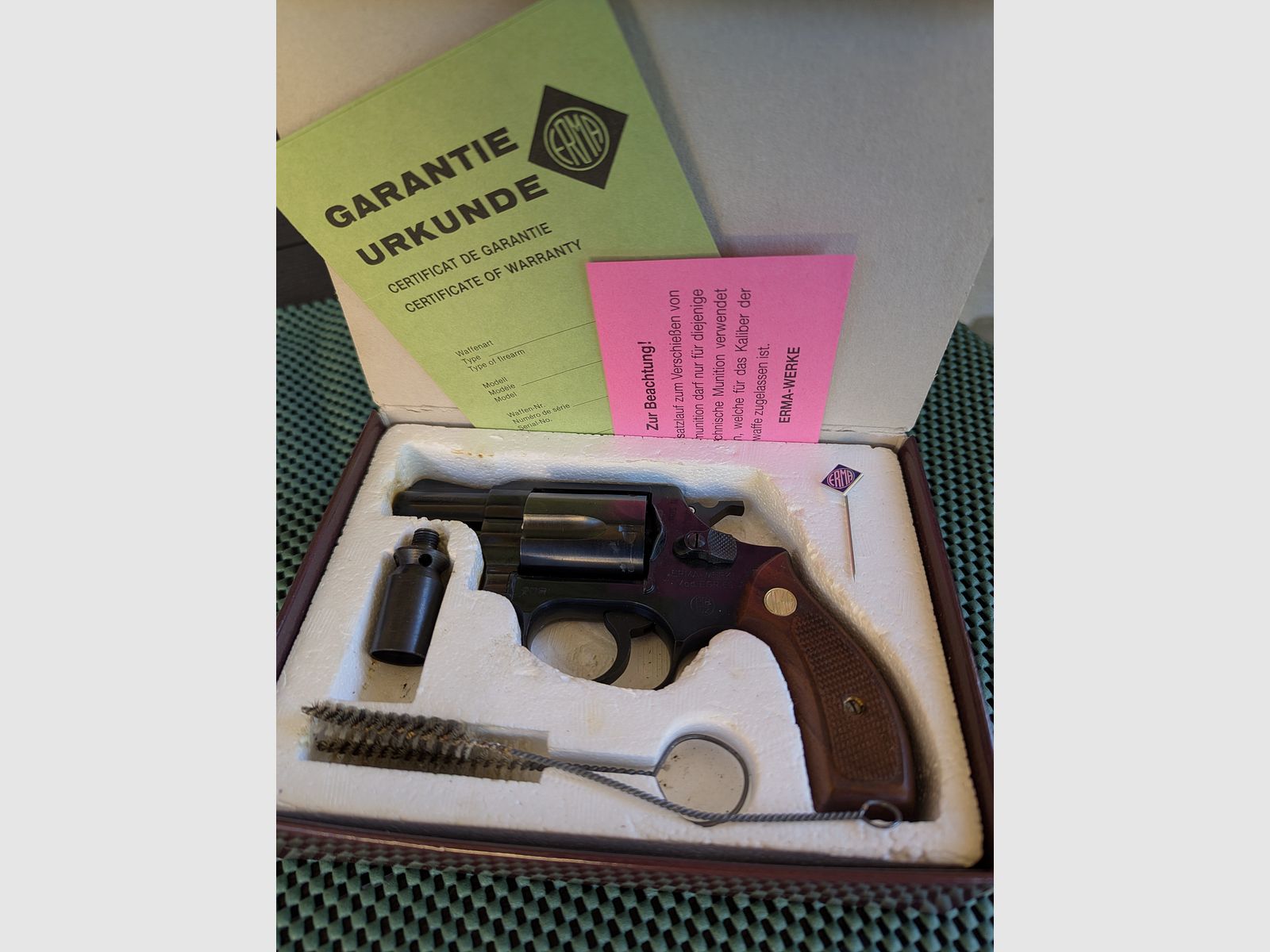 ERMA EGR 66 revolver 9mm gas and blank cartridges with original packaging
