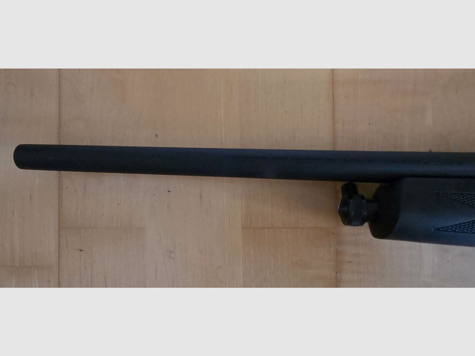 Remington 7615 Police carabina de repetición de culata delantera, calibre .223 Rem, incluye visor de caza de empuje Falke 1-6x24, montaje en bloque, funda de cuero, en perfecto estado