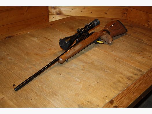 Carabine à répétition Zoli AZ 1900 8x57 IS avec crosse en noyer