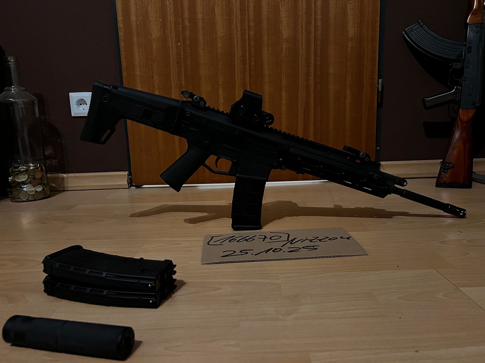 WE MSK GBB mit 3 Mags, Holo und Schalldämpfer