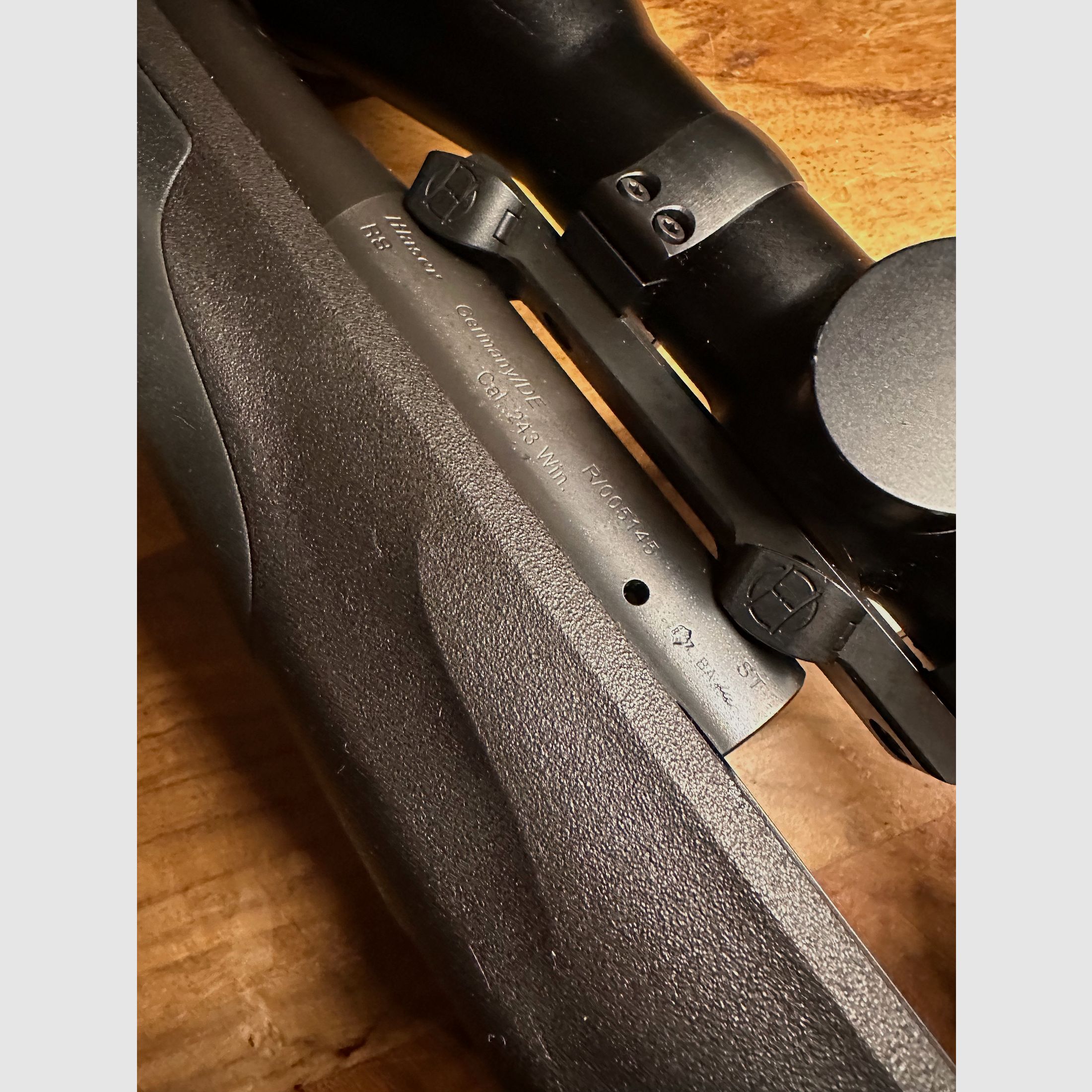 Blaser R8 Professional Success en .243Win con nueva montura Blaser, ¡incl. silenciador Stalon W110!