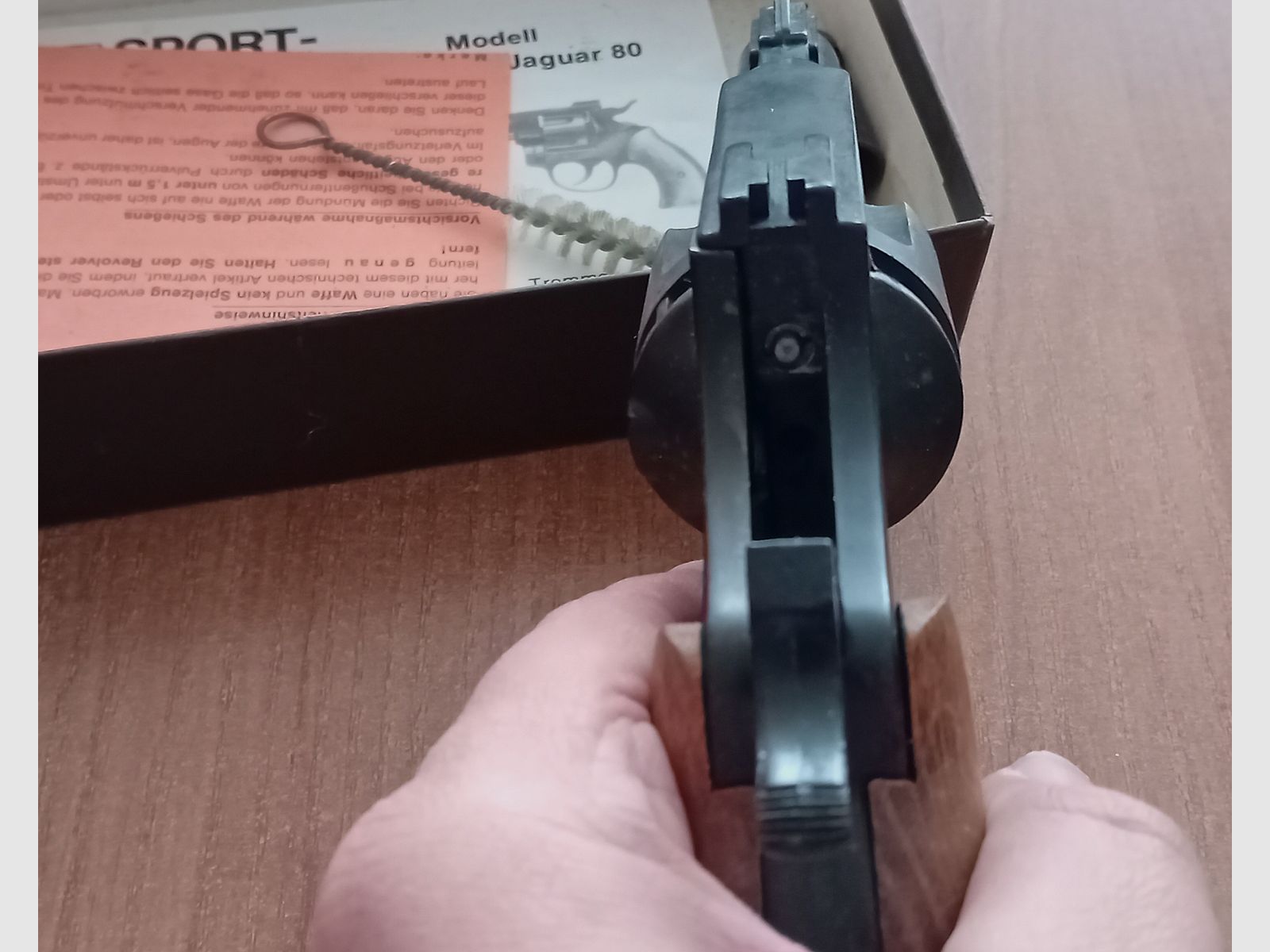 Cuno Melcher ME Jaguar 80 en calibre 9 mm R Knall