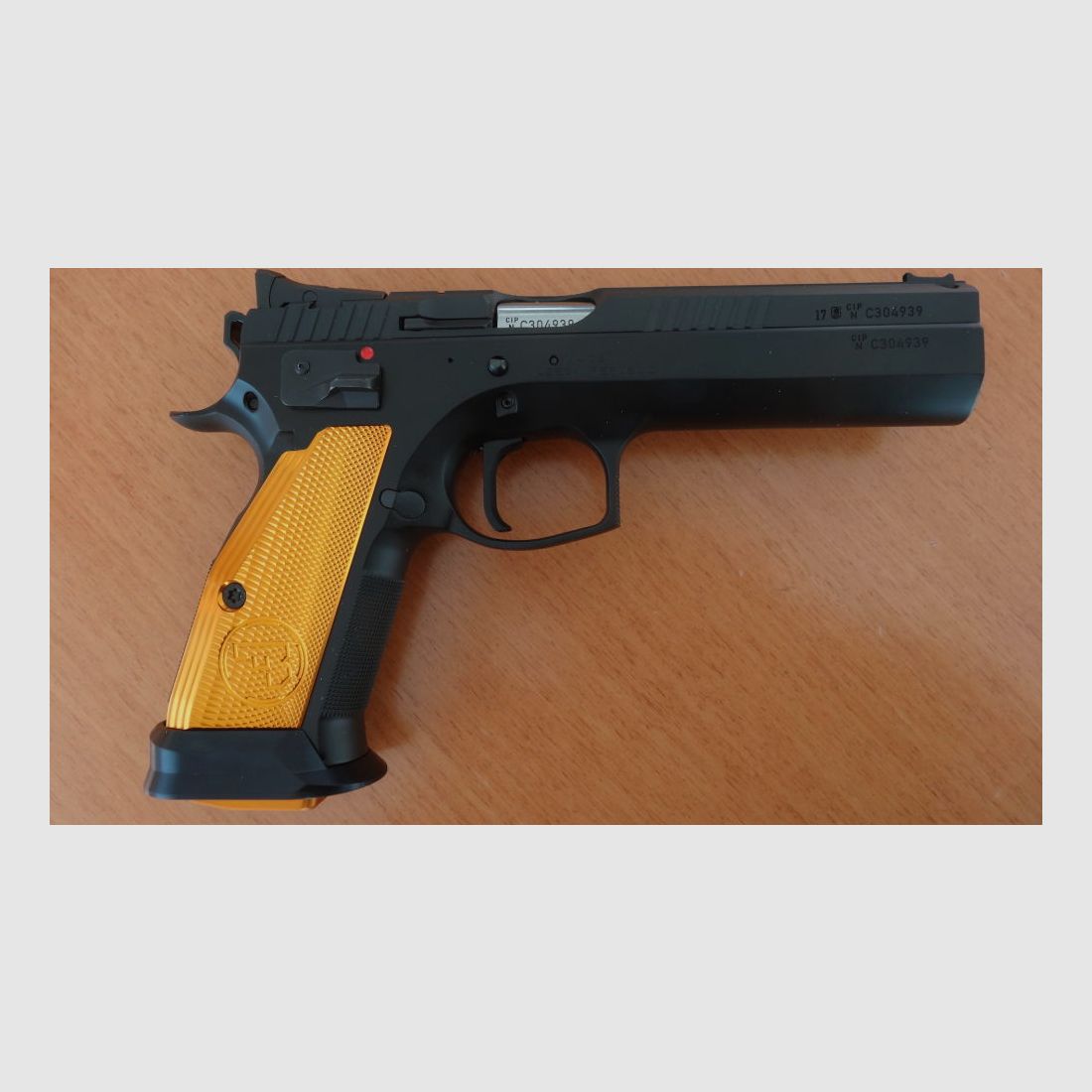 CZ-Brünner PISTOLE CZ 75 TACTICAL SPORTS ORANGE, CAL. 9X19 MM