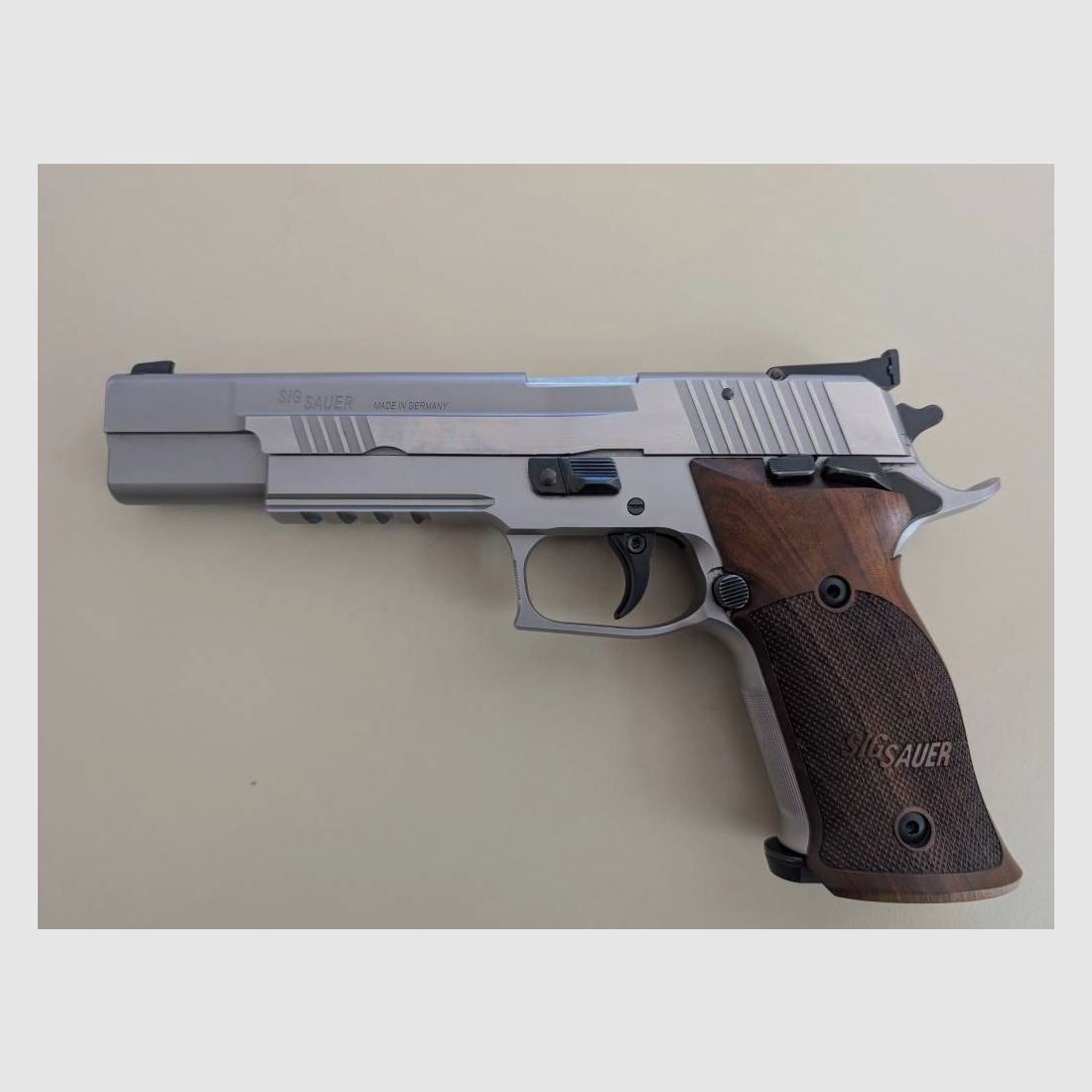 SIG Sauer P220 X-Six – Made in Germany – Kaliber 9 mm Luger mit Wechselsystem .22 l.r.