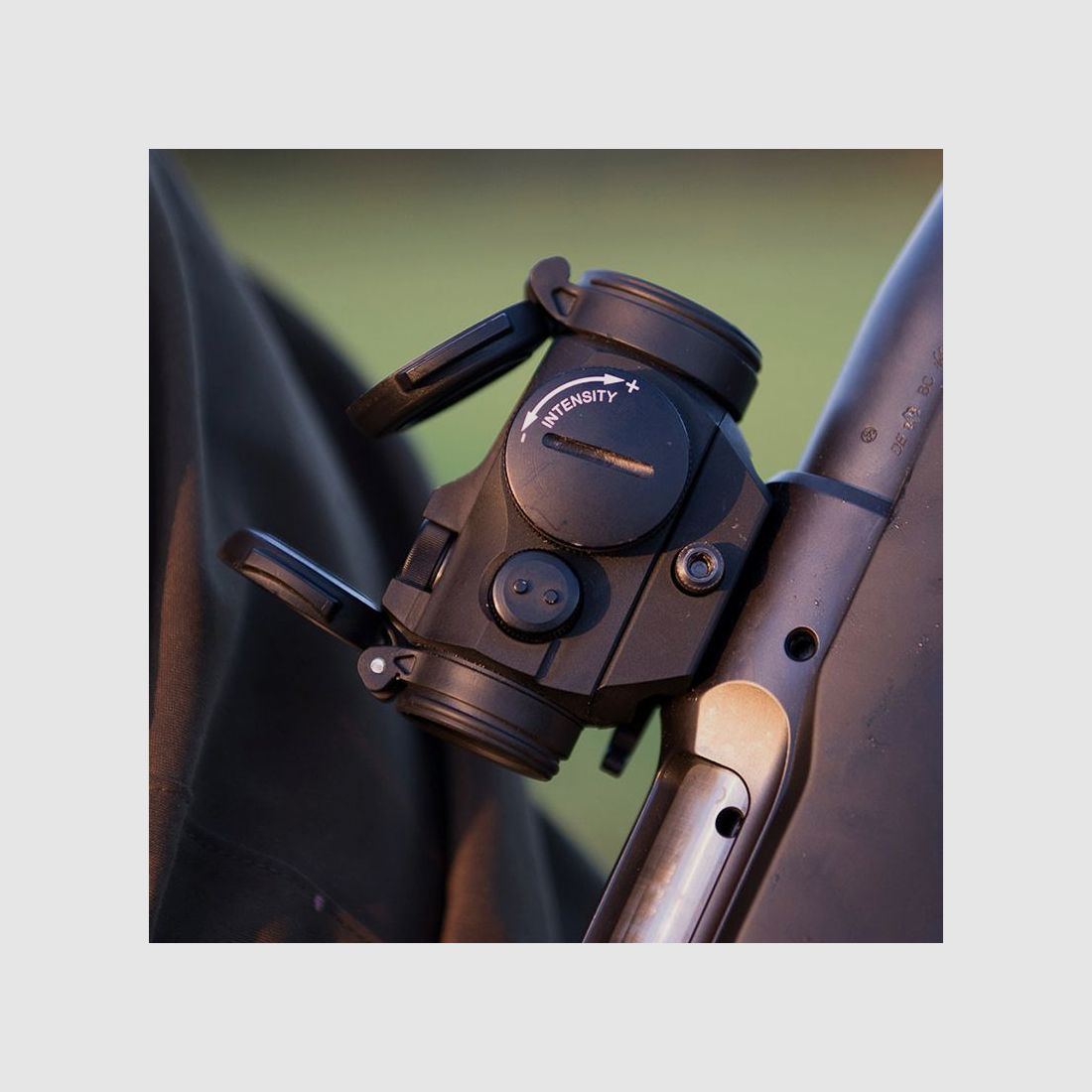 Aimpoint Micro H-2 2 MOA Weaver/Picatinny, zdjęcie 14 z 14