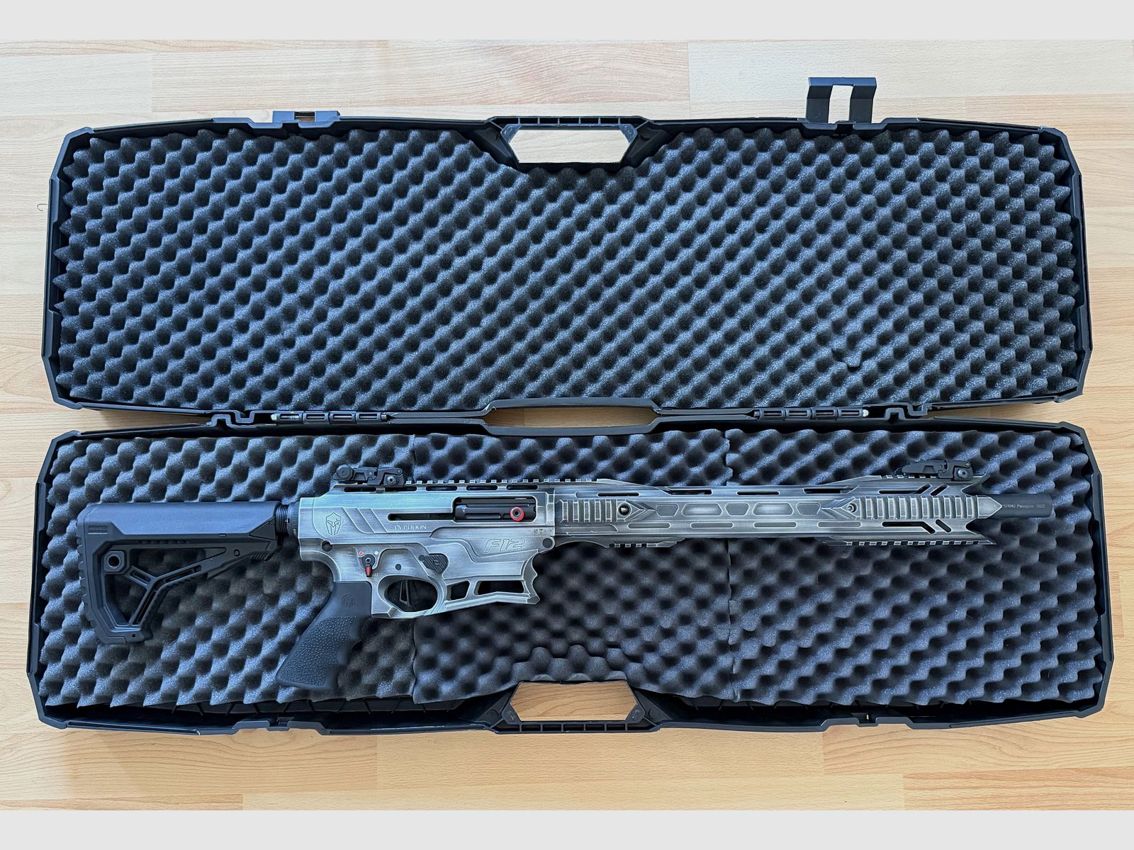 Typhoon F12 Maxi DC Satin escopeta semiautomática con cargador de caja