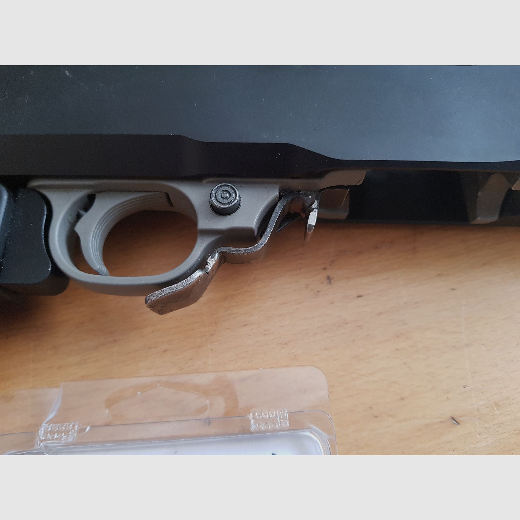 Ruger 10/22 Target, roestvrij staal "tactisch" met pistoolgreep en uitschuifbare schoudersteun (Magpul)