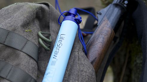 LifeStraw - Dieser Strohalm macht das dreckigste Wasser trinkbar!