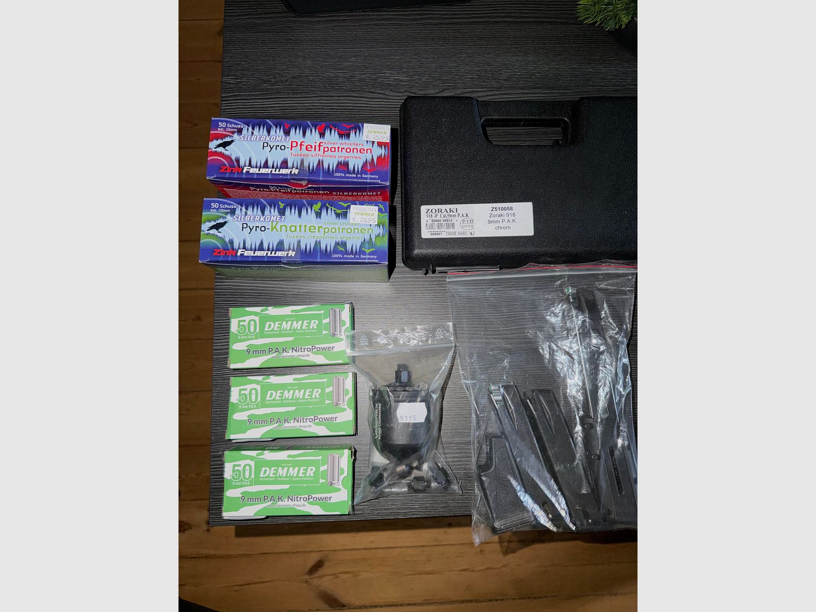 918-P blank firing pistol chrome 9mm incl. accessories